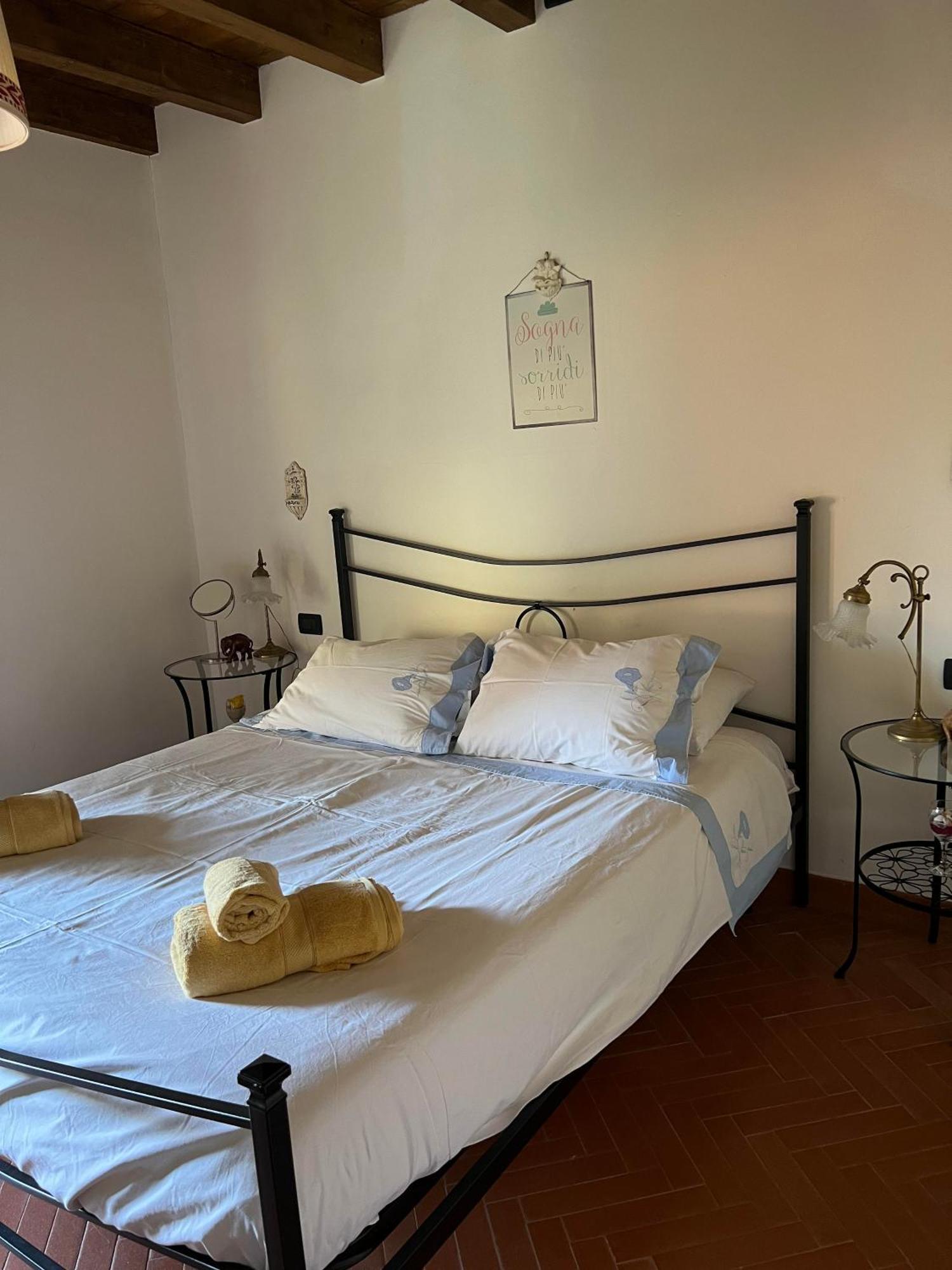 Casa Boru - A Beautiful Fully Restored Spacious House With Fantastic Views Calice al Cornoviglio Luaran gambar