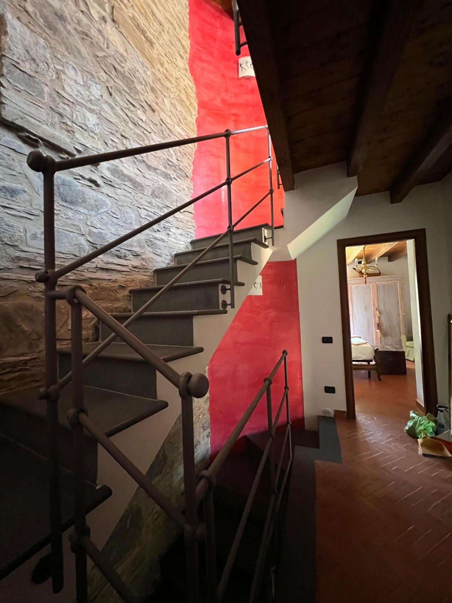 Casa Boru - A Beautiful Fully Restored Spacious House With Fantastic Views Calice al Cornoviglio Luaran gambar