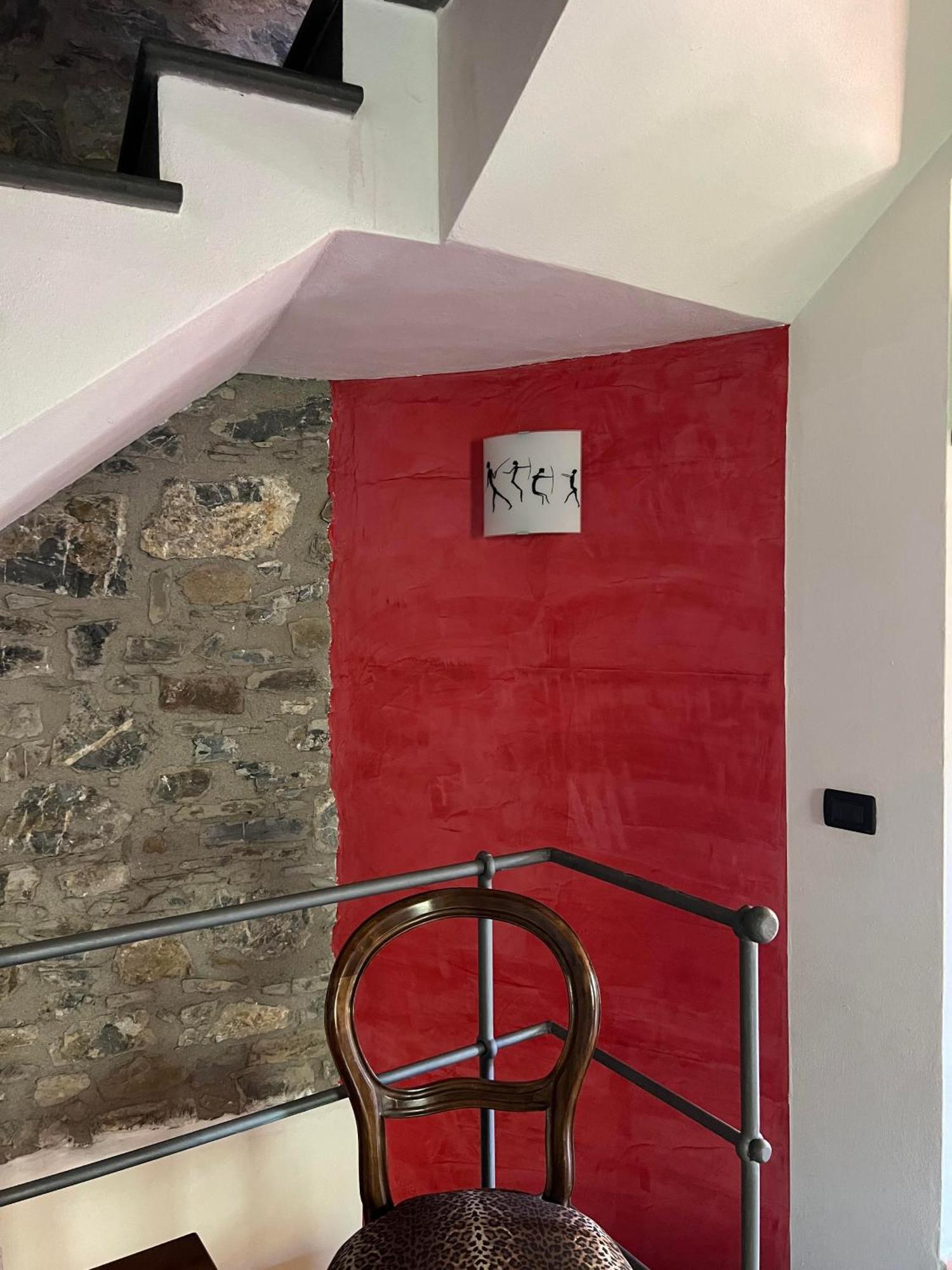 Casa Boru - A Beautiful Fully Restored Spacious House With Fantastic Views Calice al Cornoviglio Luaran gambar