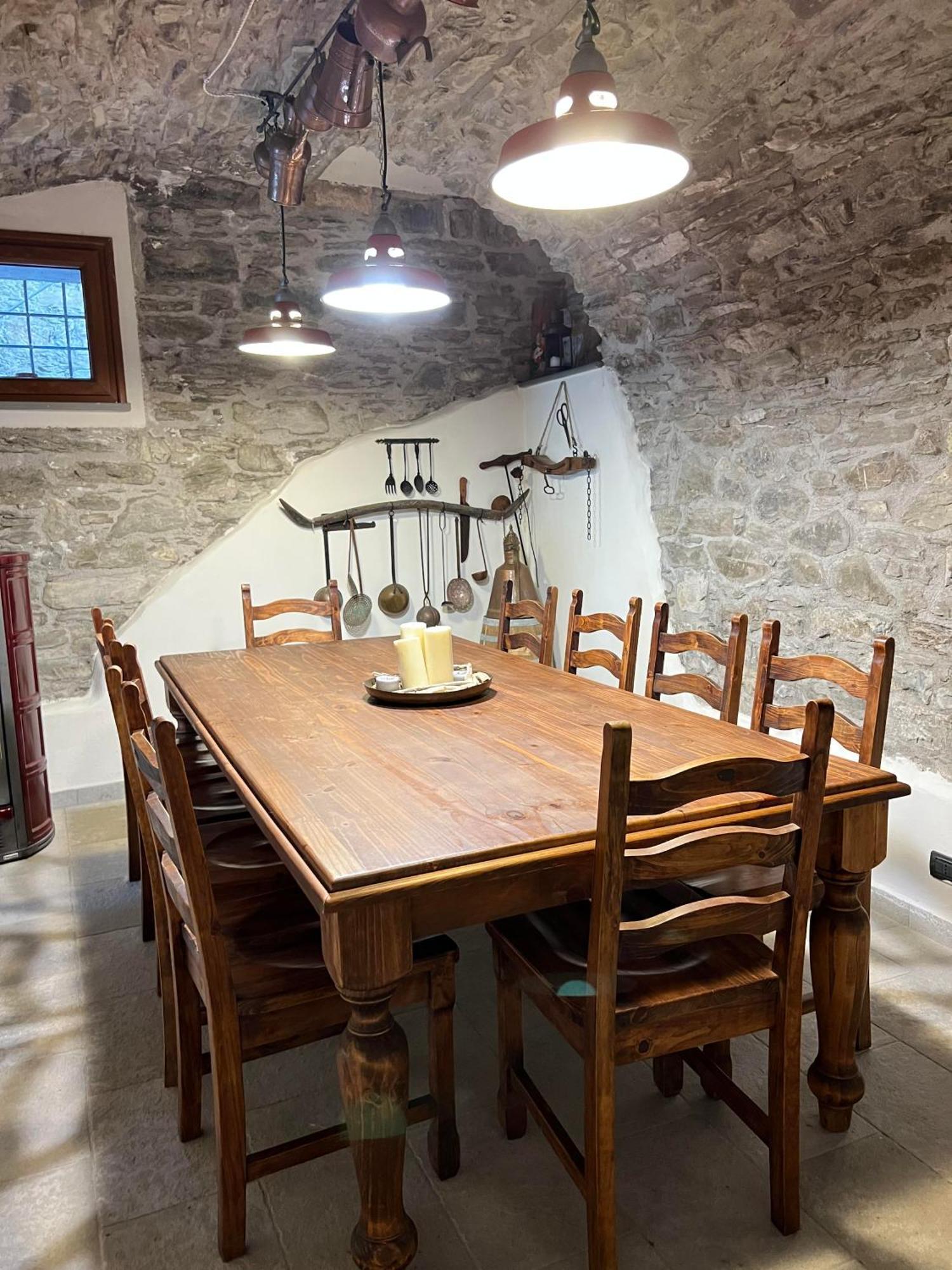 Casa Boru - A Beautiful Fully Restored Spacious House With Fantastic Views Calice al Cornoviglio Luaran gambar